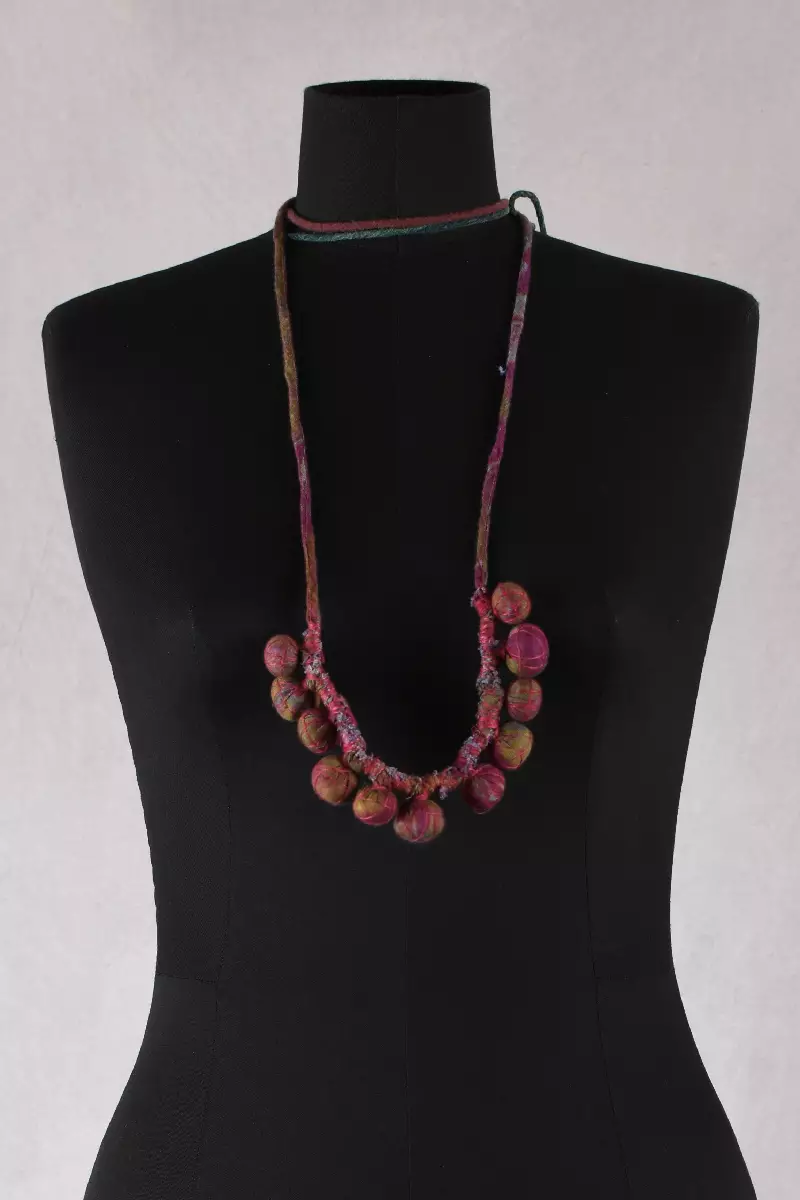 krista larson collier celestial necklace chez abby maud en coloris plum sultan