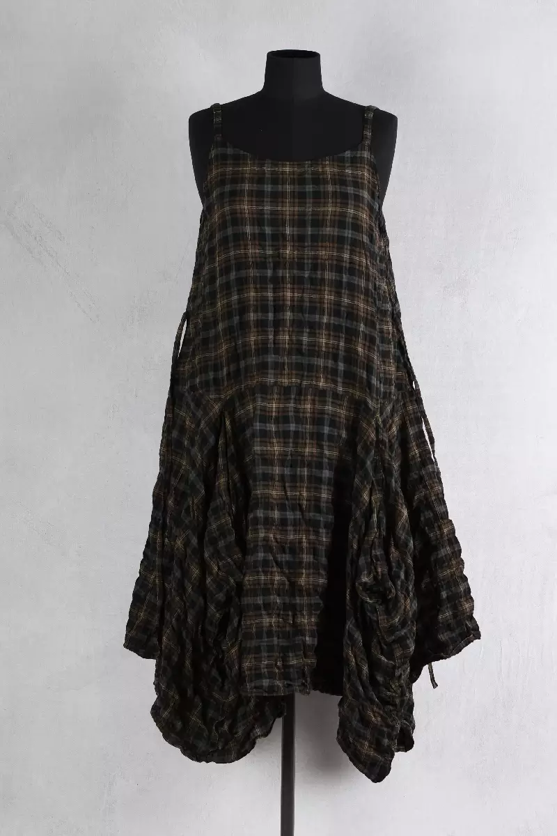 krista larson robe long pinwheel slip dress en coloris black oak chez abby maud de face