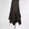 krista larson robe long pinwheel slip dress en coloris black oak chez abby maud de profil en pied