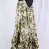 krista larson robe low rouched en coloris peanut garden chez abby maud de profil