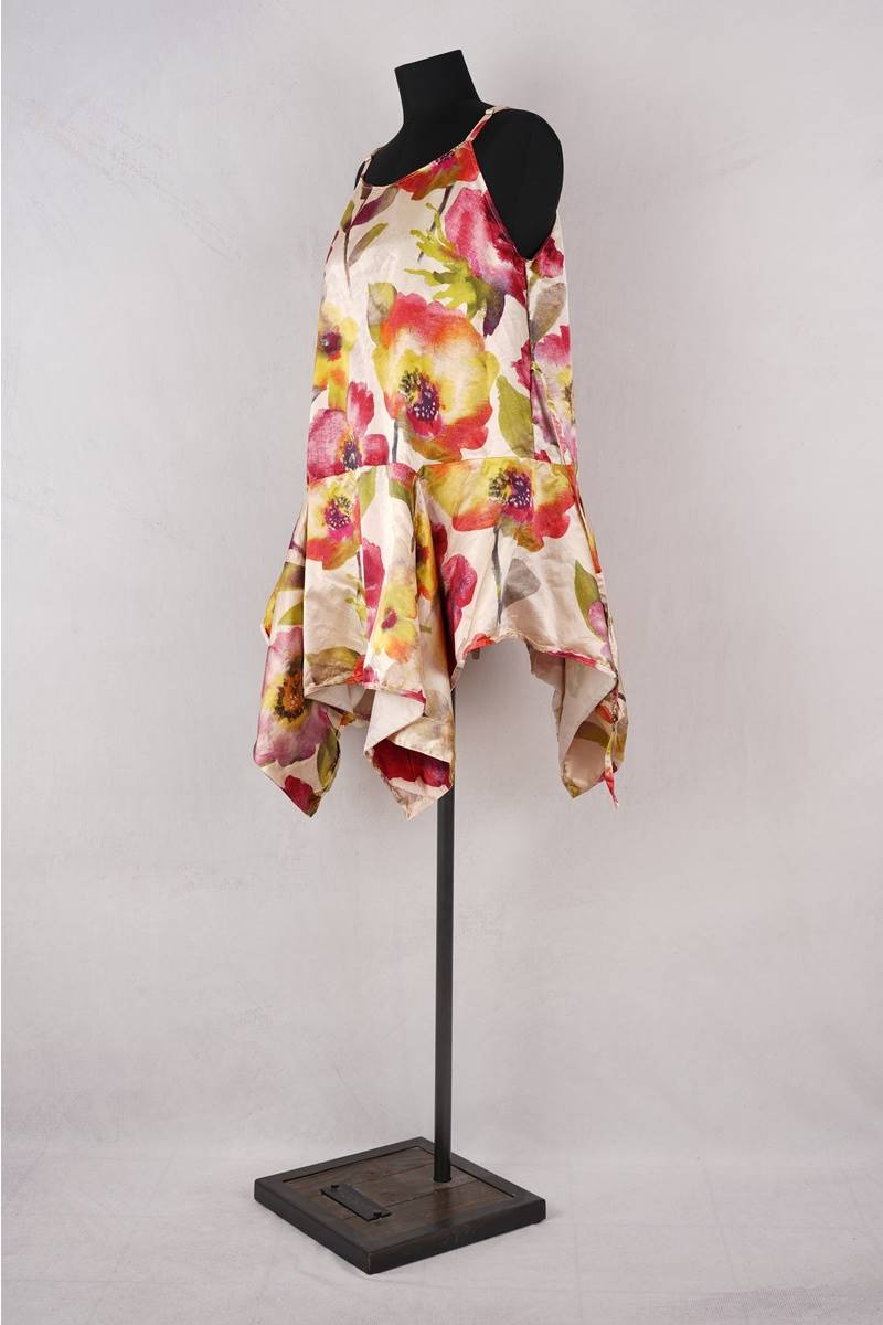 KRISTA LARSON <br> Robe Short Pinwheel Slip Printed Silk 9