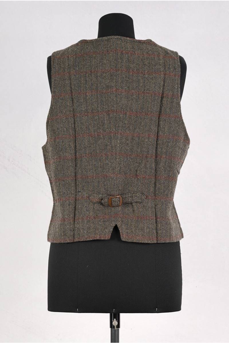 ewa-i-walla-vest-10001-vilgot-herringbone-homme-abby-maud-dos ewa i walla veste 10001 vilgot en coloris herringbone chez abby maud de dos