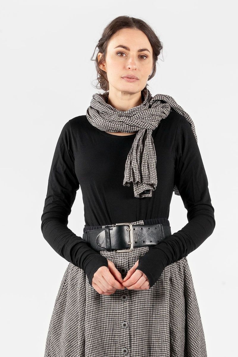 olars ulla echarpe scarf en coloris checkered chez abby maud de face