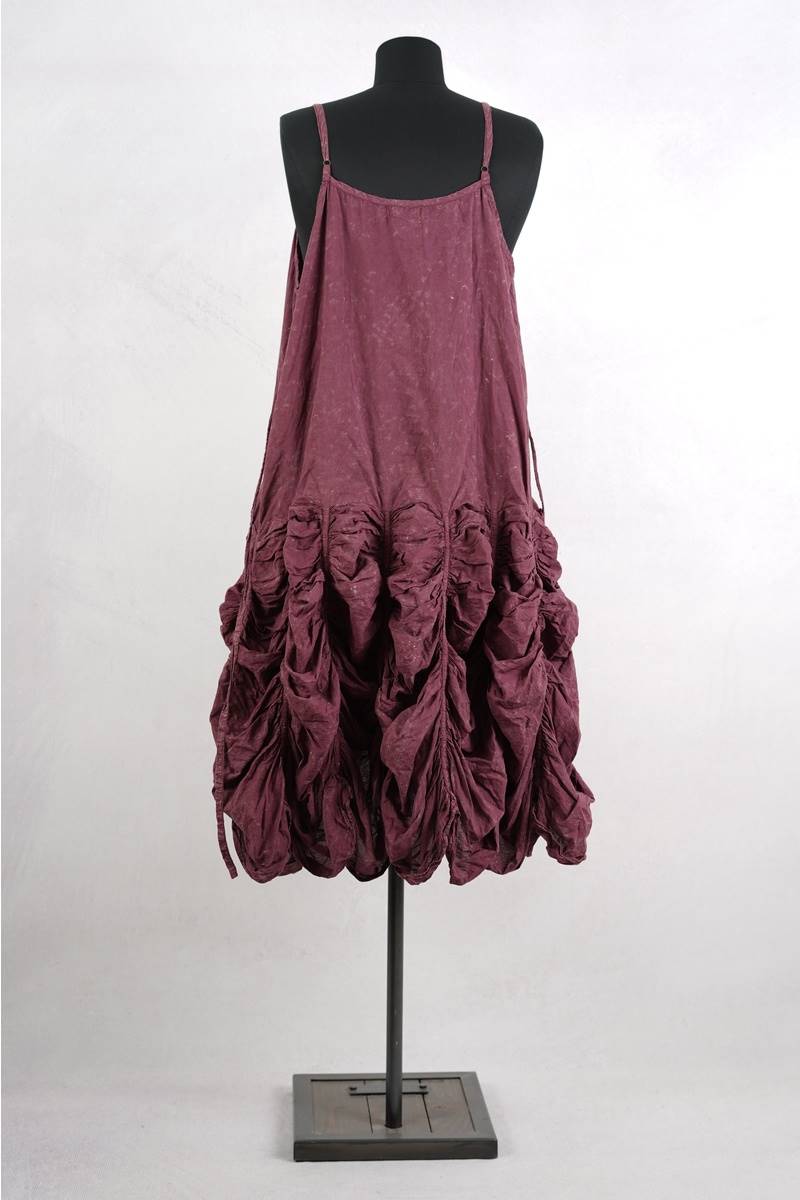 KRISTA LARSON DESIGNS <br> Robe Low Rouched Slip Garnet Enzyme