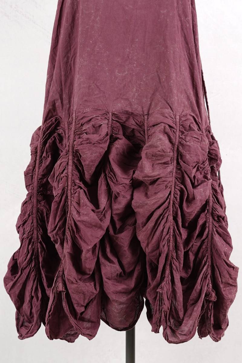 KRISTA LARSON DESIGNS <br> Robe Low Rouched Slip Garnet Enzyme