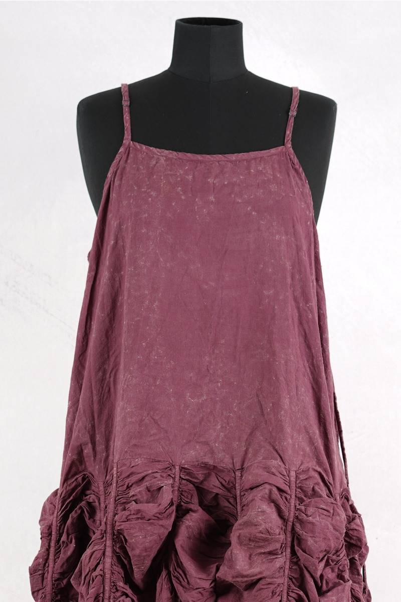 KRISTA LARSON DESIGNS <br> Robe Low Rouched Slip Garnet Enzyme