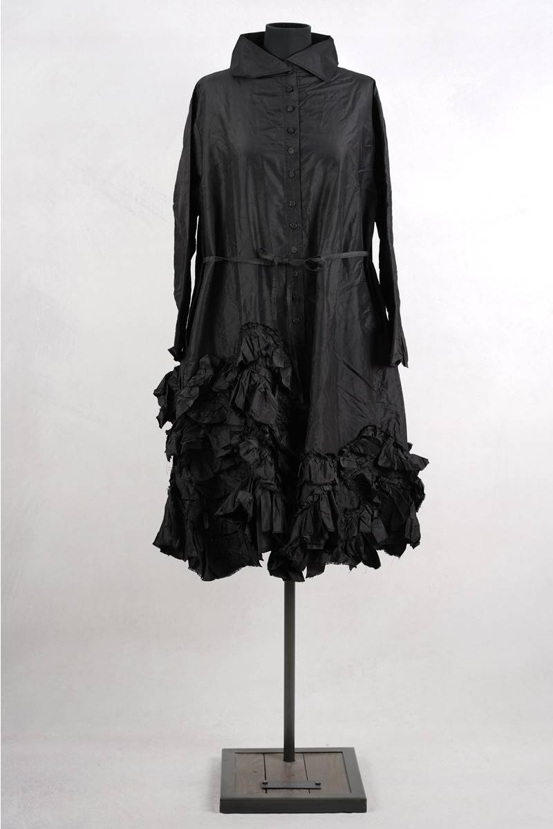 krista-larson-robe-pretty-dress-taffeta-black-abby-maud-face-pied (2) KRISTA LARSON DESIGNS<br> Robe Pretty Dress Black Silk