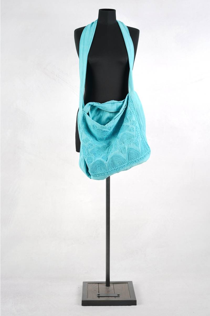 krista-larson-sac-soutache-messenger-bag-aegean-abby-maud-face-zip-pied KRISTA LARSON DESIGNS <br> Sac Soutache Messenger Bag Aegean