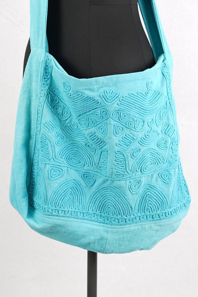 krista-larson-sac-soutache-messenger-bag-aegean-abby-maud-profil-zoom KRISTA LARSON DESIGNS <br> Sac Soutache Messenger Bag Aegean