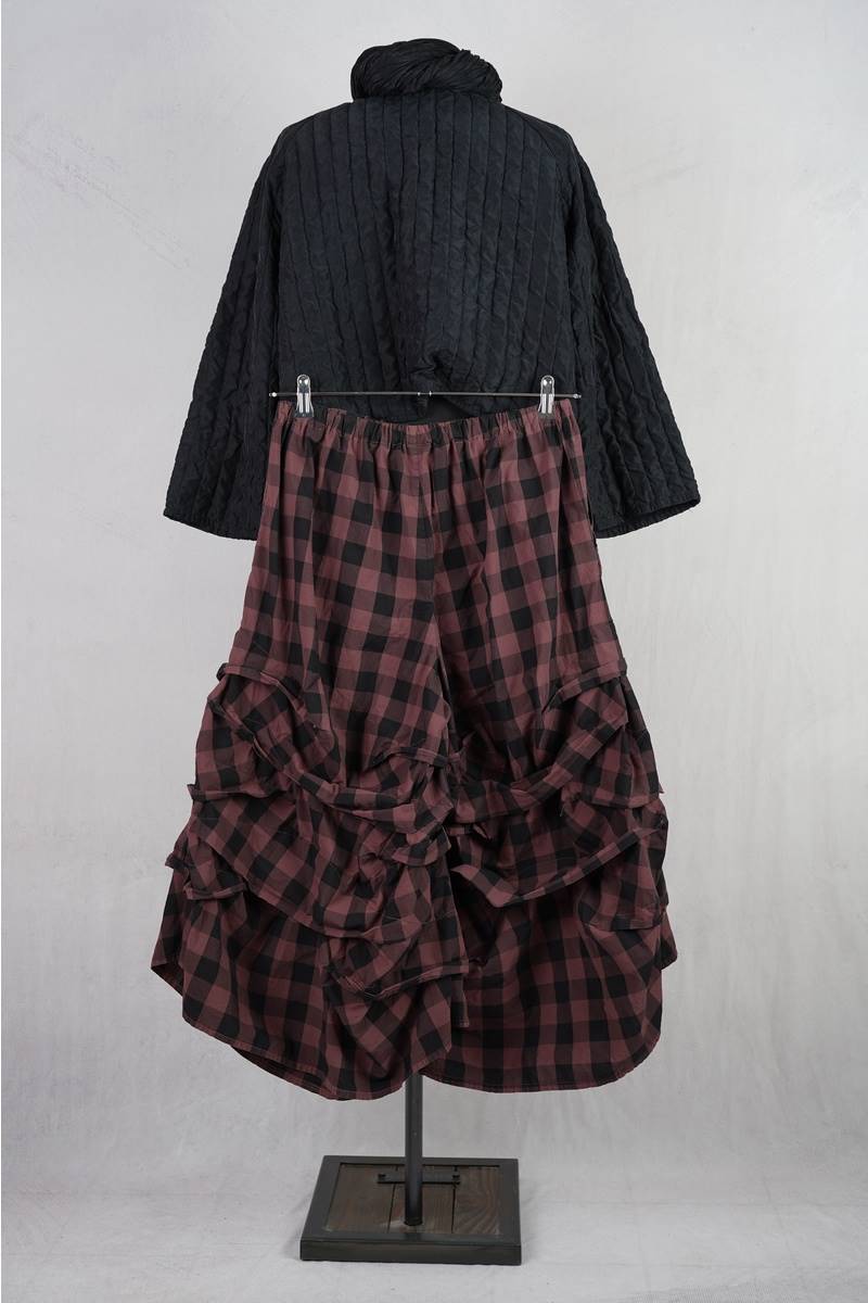 krista larson designs pantalon stormy corduroy en coloris buffalo check chez abby maud de dos en pied