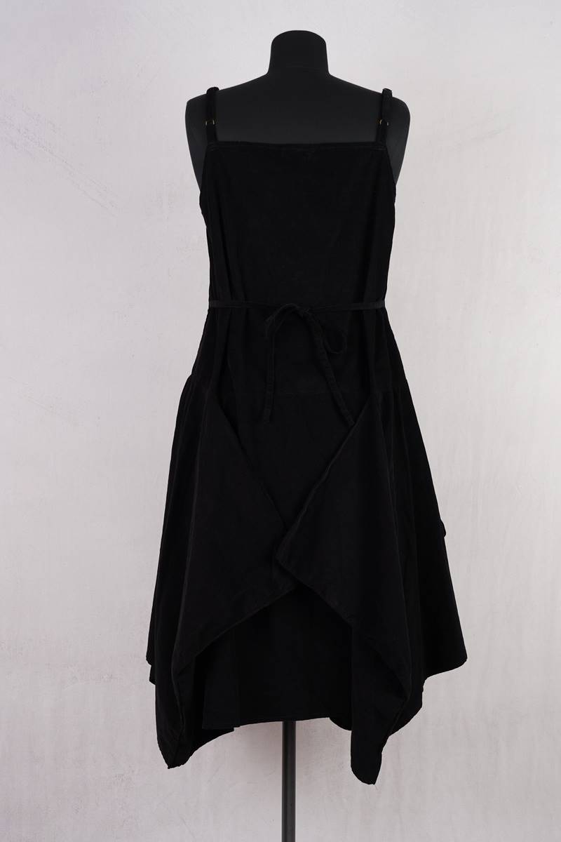 krista larson designs robe long pinwheel corduroy en coloris garnet chez abby maud de dos