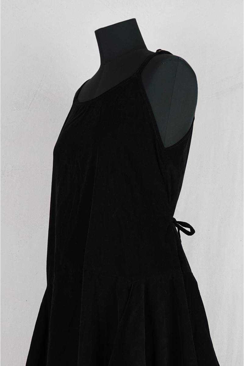 krista larson designs robe long pinwheel corduroy en coloris garnet chez abby maud de dos