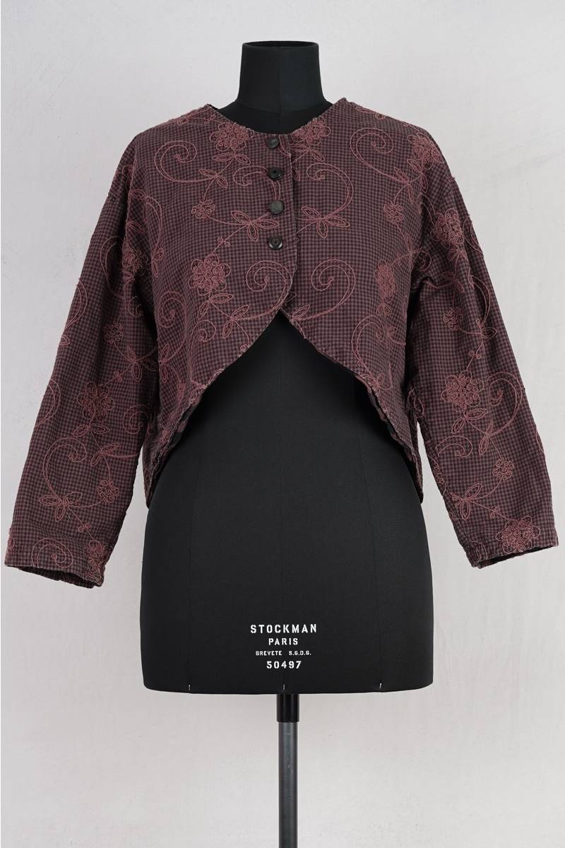 krista larson designs veste bolero veste en coloris garnet embroidered de face