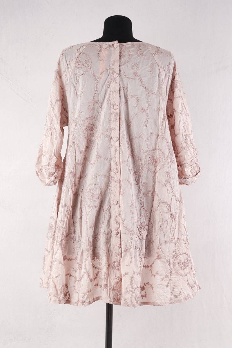 ewa-i-walla-blouse-44131-jutta-pale-mauve-abby-maud-dos ewa i walla blouse 44131 jutta en coloris pale mauve chez abby maud de dos