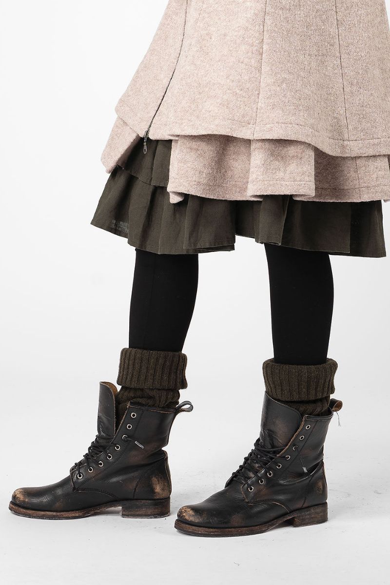 olars ulla guetres legs green abby maud 1