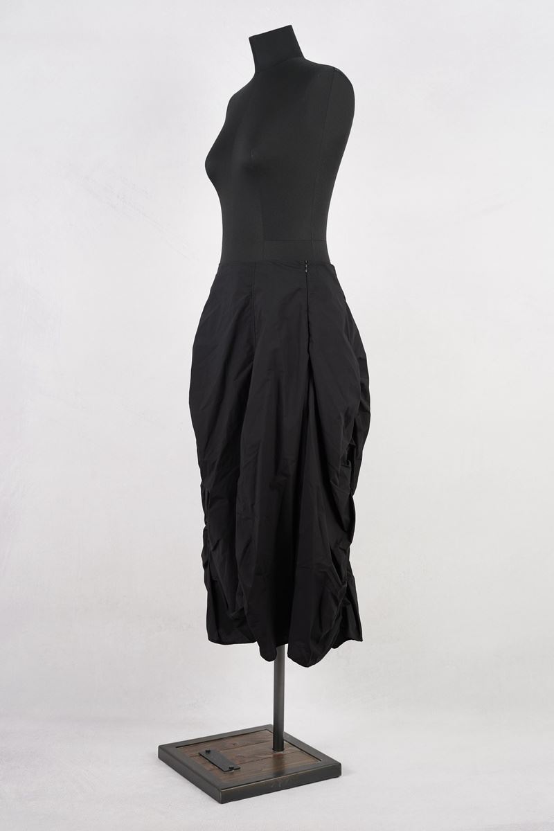 rundholz jupe 2251230303 black abby maud profil en pied