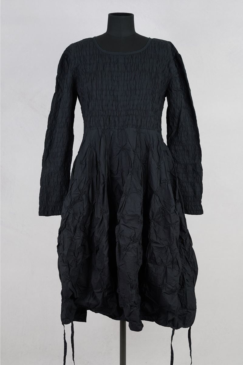 ewa i walla robe 55919 claire black abby maud face