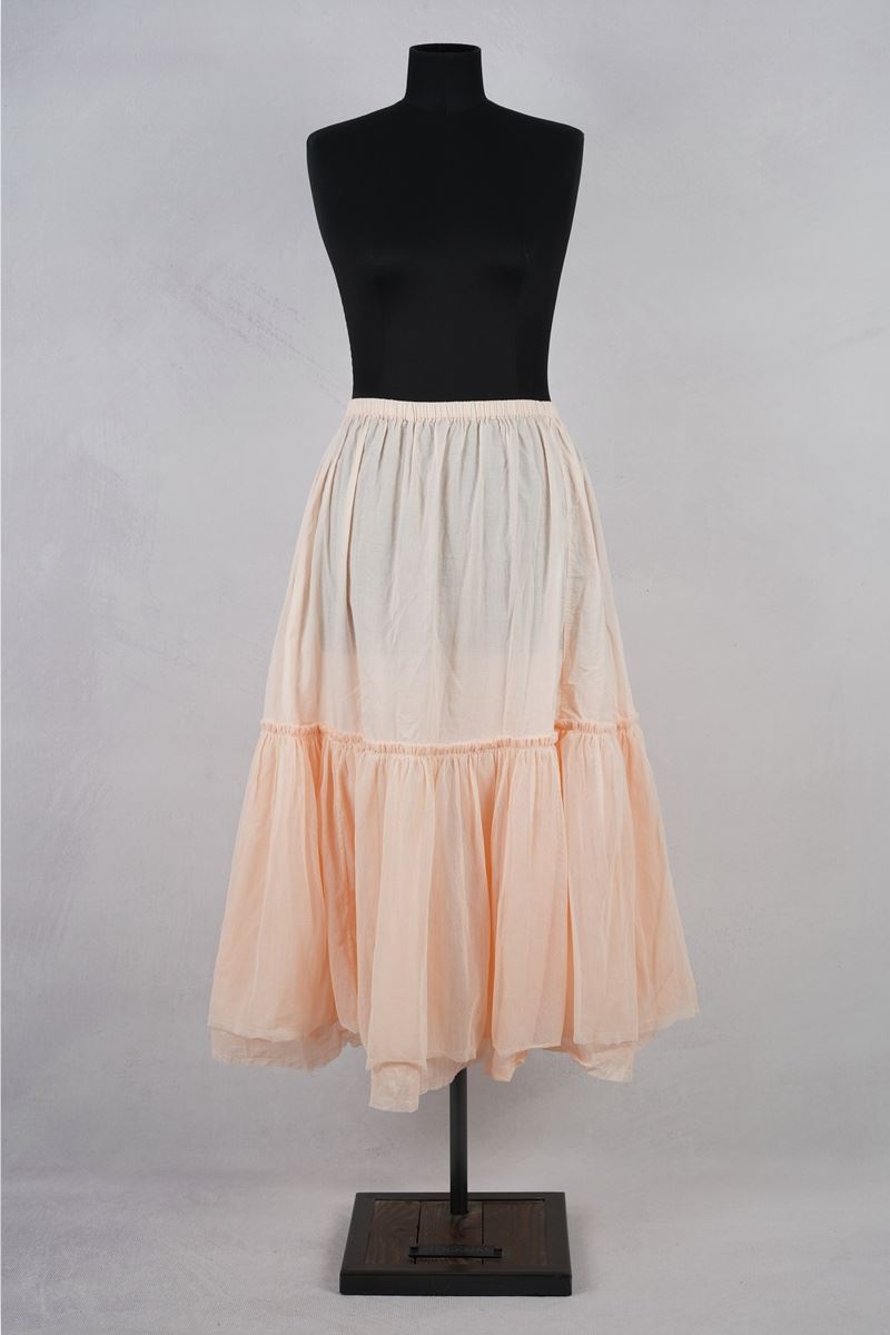 krista larson designs jupe foundation skirt peach light abby maud face en pied