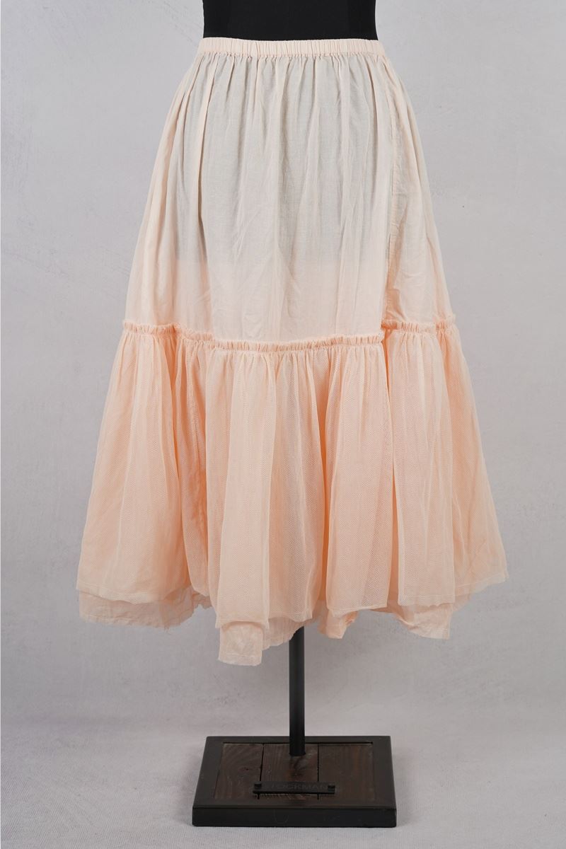 krista larson designs jupe foundation skirt peach light abby maud face sur pied