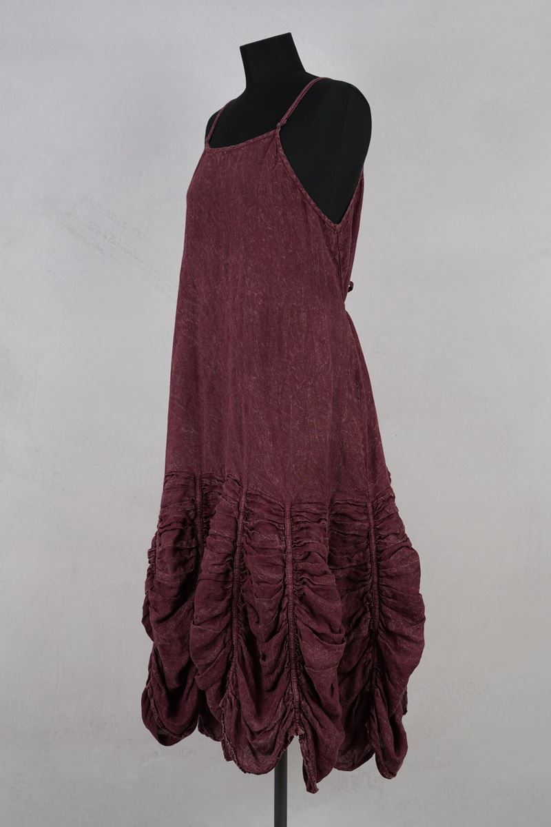 krista larson designs robe low rouched slip garnet enzyme lin abby maud profil attache