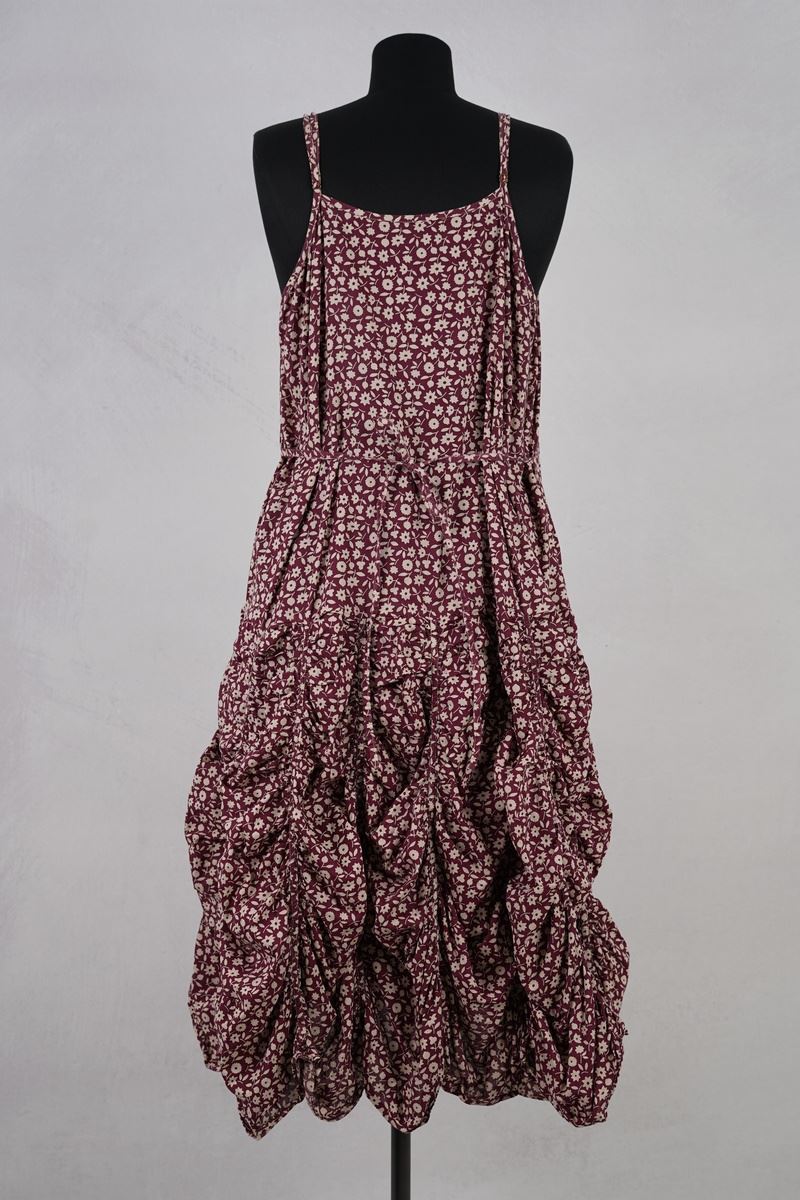 krista larson designs robe low rouched slip merlot floral abby maud dos attache