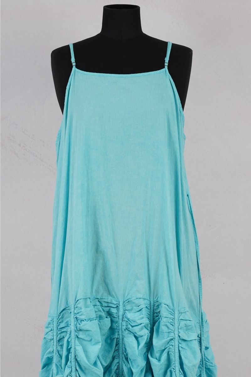 krista larson designs robe low rouched slip aegean abby maud de face en zoom