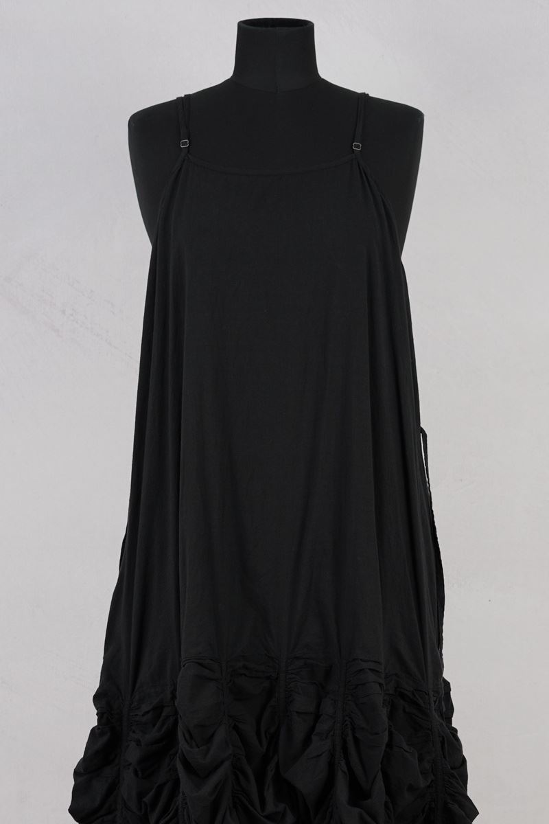 krista larson designs robe low rouched slip black abby maud de face bretelles