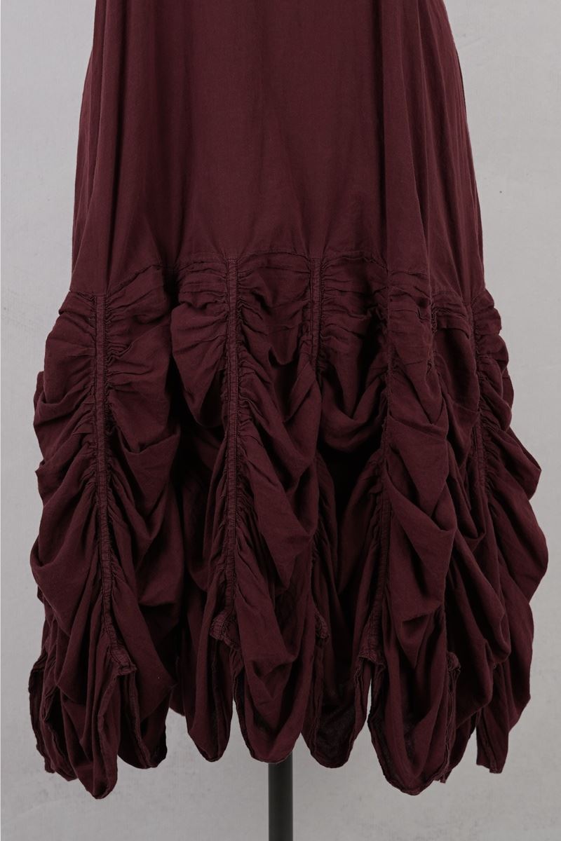 krista larson designs robe low rouched slip merlot face volants