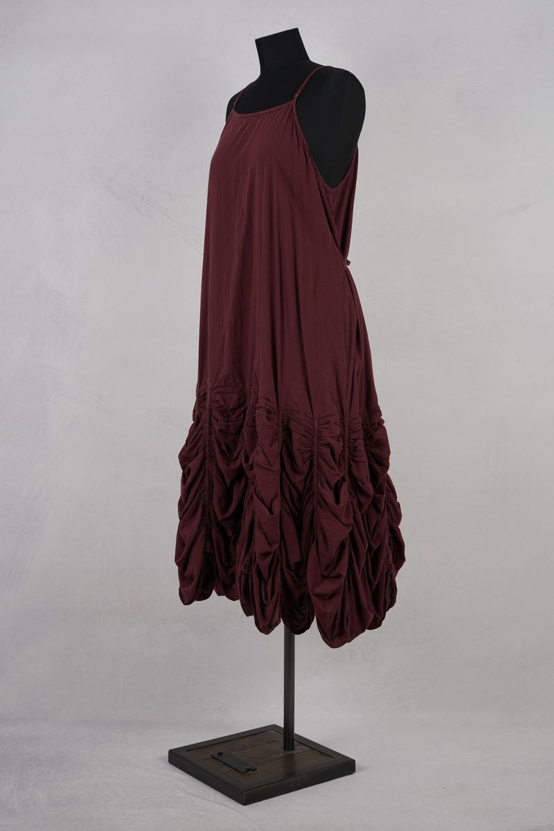 krista larson designs robe low rouched slip merlot profil attache zoom