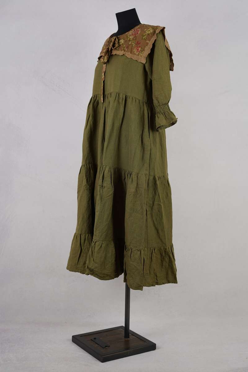 les ours robe florentine lin mousse abby maud profil pied