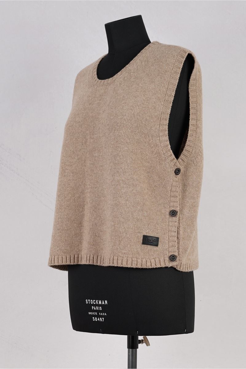 olars ulla vest silla beige abby maud profil