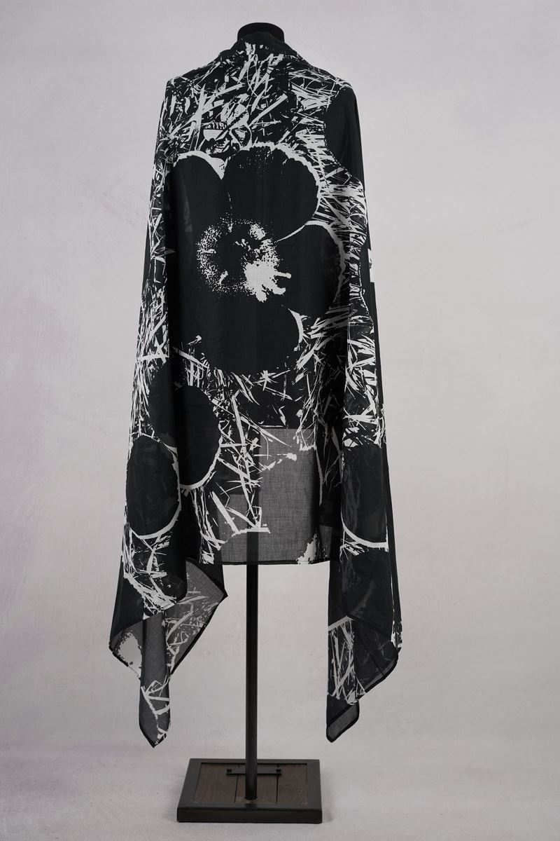 rundholz black label echarpe 2253601408 black off white abby maud dos rundholz black label echarpe 2253601408 black off white abby maud dos