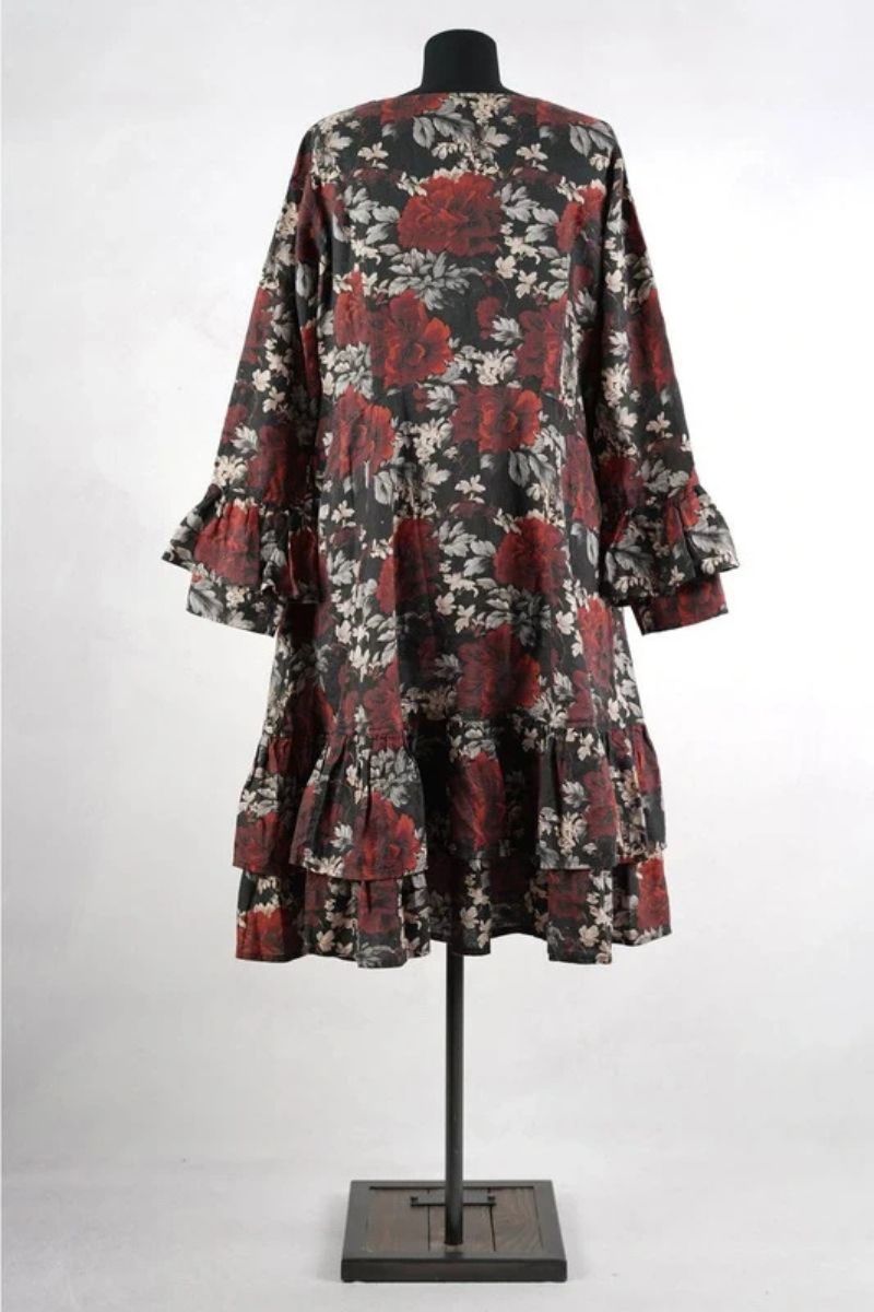 olars-ulla-robe-kant-flower-black-abby-maud-dos-pied olars ulla robe kant flower black abby maud dos pied