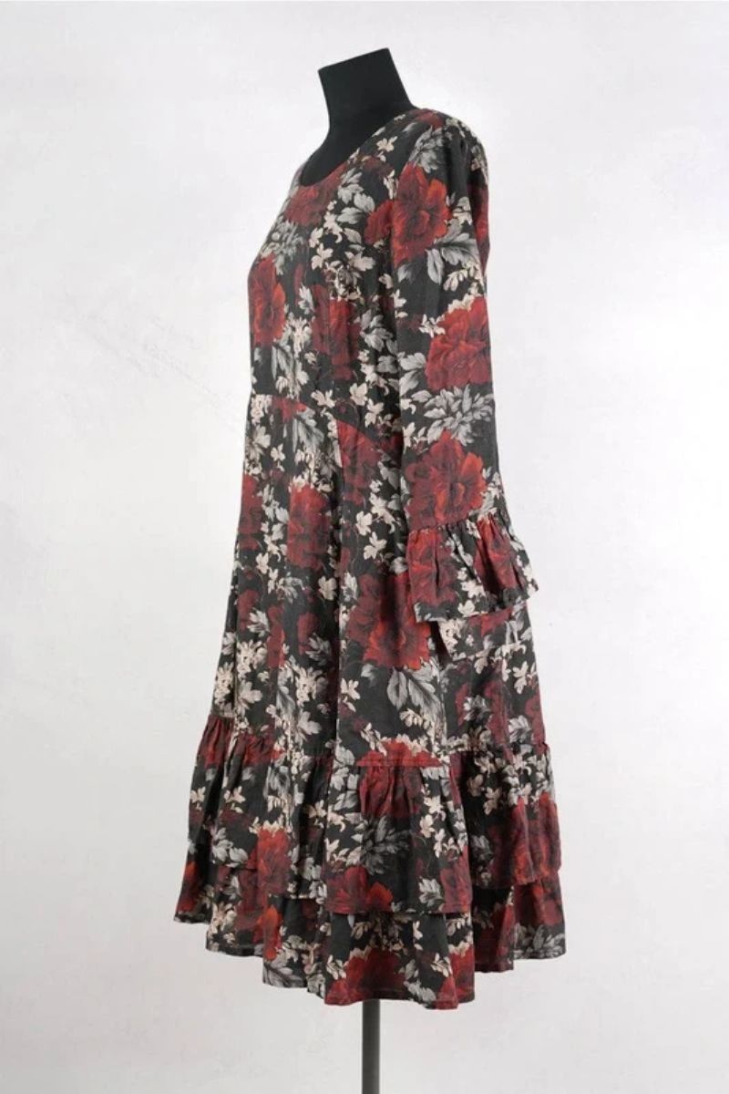 olars-ulla-robe-kant-flower-black-abby-maud-profil olars ulla robe kant flower black abby maud profil