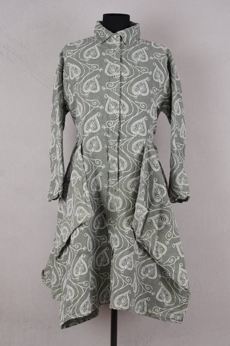 krista larson designs robe long pinwheel dress en coloris pistachio embroidered