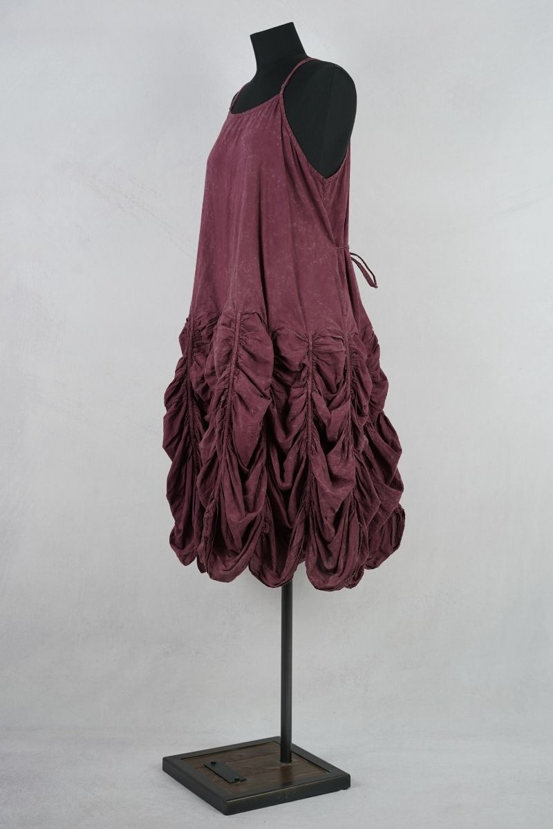 krista larson designs low rouched slip garnet enzyme abby maud profil pied 1