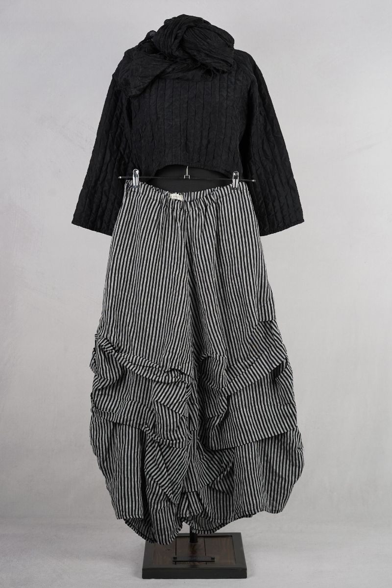 krista-larson-designs-stormy-pants-black-dove-ash-abby-maud-face-pied krista larson designs stormy pants black dove ash abby maud face pied