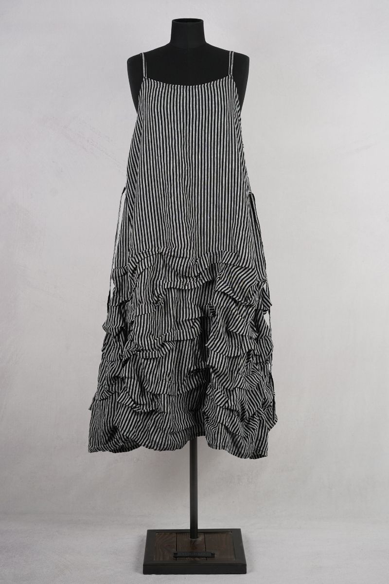 krista-larson-designs-tunnel-slip-black-dove-ash-abby-maud-face-pied krista larson designs tunnel slip black dove ash abby maud face pied