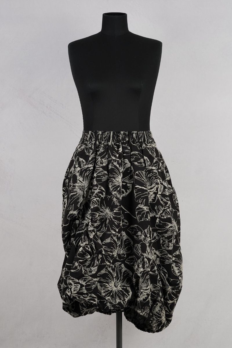 dogstar sazanka balloon skirt black abby maud face attache