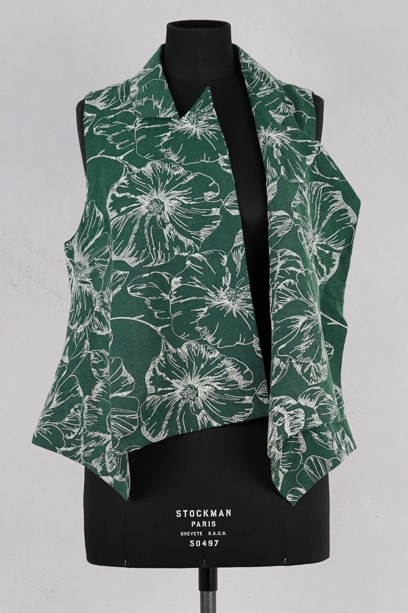 dogstar sazanka vest sage abby maud face 1