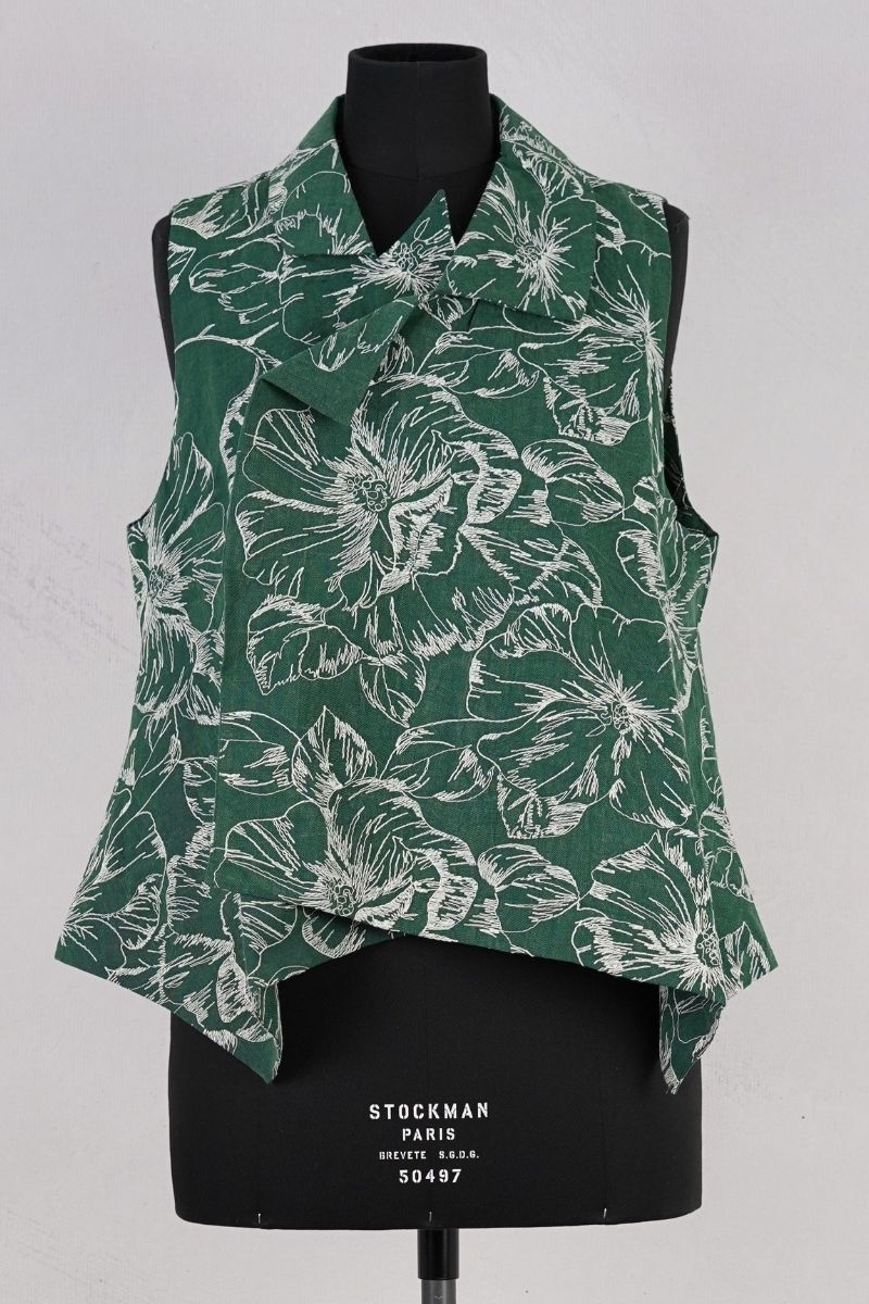 dogstar sazanka vest sage abby maud face