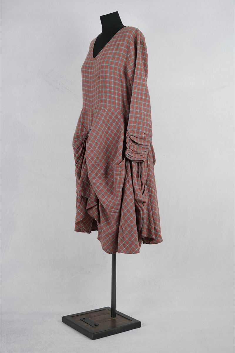 ewa-i-walla-valborg-robe-55977-checked-abby-maud-profil-pied ewa i walla valborg robe 55977 checked abby maud profil pied